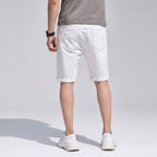 Rückansicht der lockeren Denim Shorts für Herren