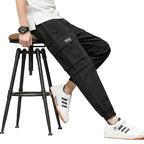 Rückansicht der trendigen Herren Cropped Hose