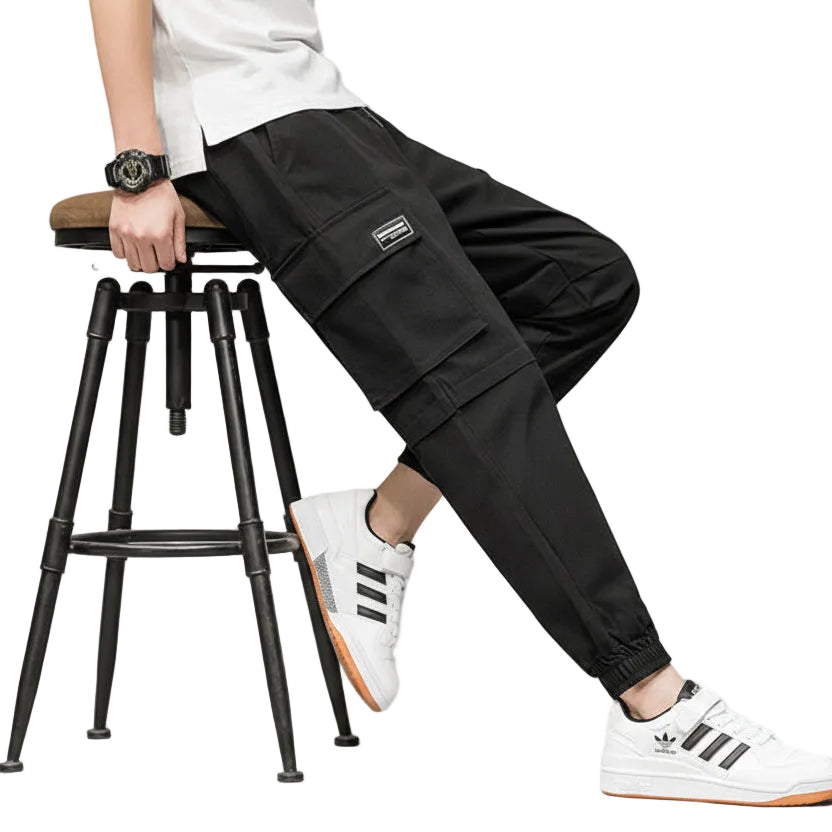 Rückansicht der trendigen Herren Cropped Hose