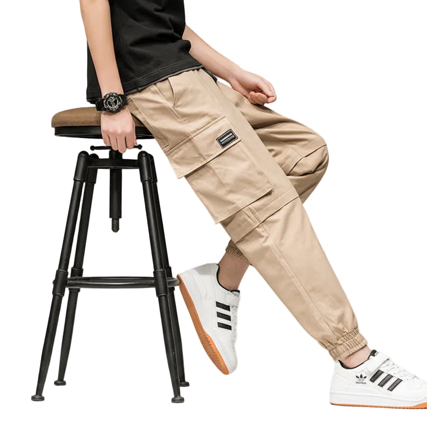 Rückansicht der trendigen Herren Cropped Hose